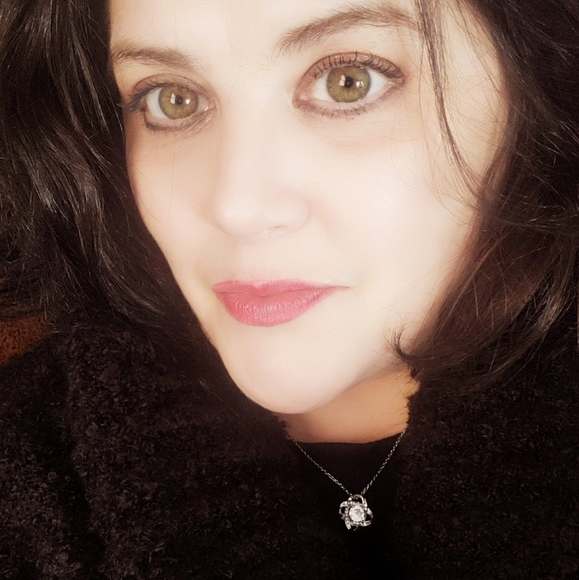 Profile Picture of Brandy Jaeger (@brandyrayj1993) on Poshmark