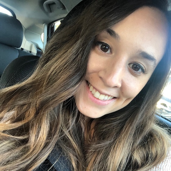 Profile Picture of Dominique Murphy (@dominiquem06) on Poshmark