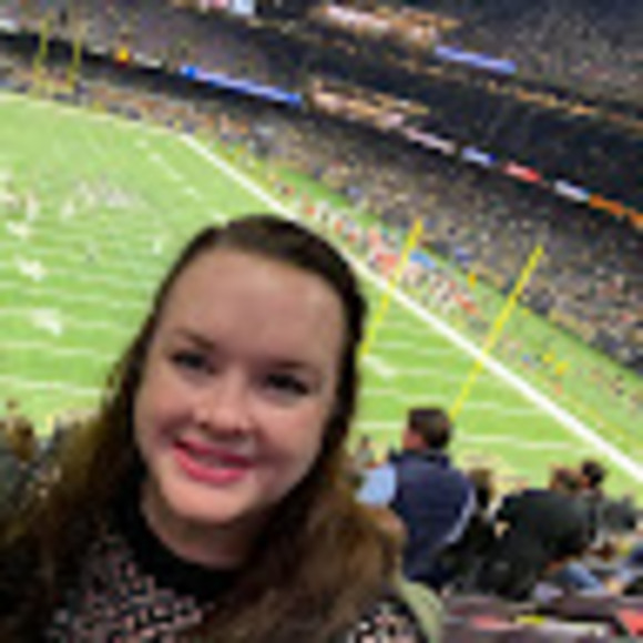 Profile Picture of Mallorie Davis (@mdavis430073) on Poshmark