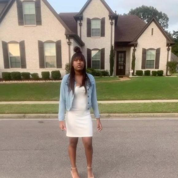 Profile Picture of Miyaa Nichellé (@miyaanichelle) on Poshmark