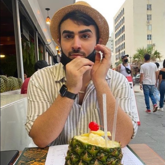 Profile Picture of Kevin Martinez de andino (@kevinmarttinezz) on Poshmark