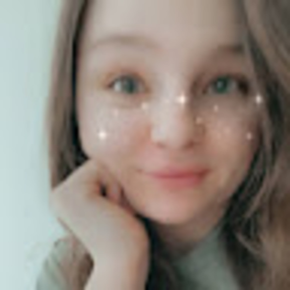 Profile Picture of Haley Tostado (@haleytost) on Poshmark