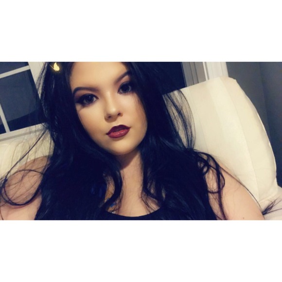 Profile Picture of Paige Roderiques (@paigemr123) on Poshmark