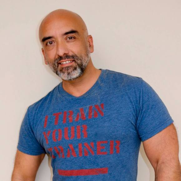 Profile Picture of Brian Guzman (@brianmobile66) on Poshmark