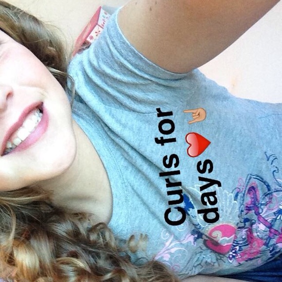 Profile Picture of Kaley Kellogg (@kaleykellogg11) on Poshmark