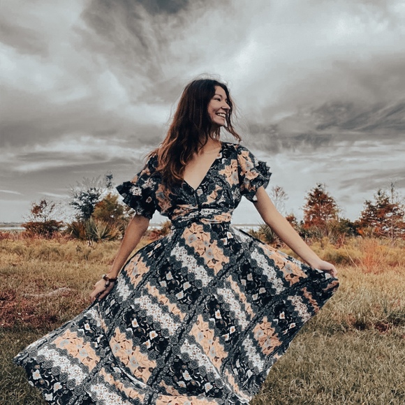 Profile Picture of Aleah Romkey (@aleahfay) on Poshmark