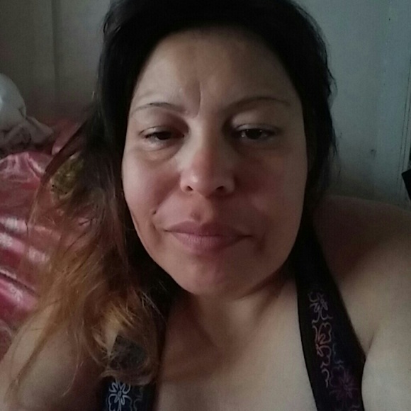 Profile Picture of Sarina Silva (@sarinacs) on Poshmark