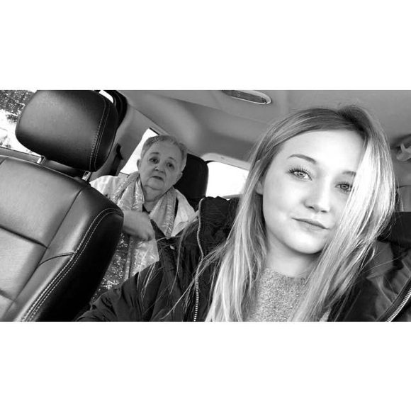 Profile Picture of Kaleigh Tozer (@tozkai) on Poshmark