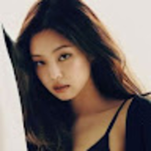 Profile Picture of Sana Shansab (@jennie18504) on Poshmark