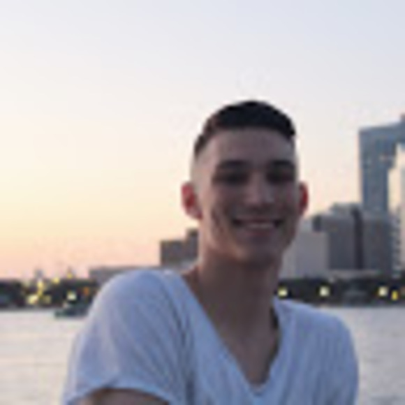 Profile Picture of Andrew Bean (@andrewbean114) on Poshmark