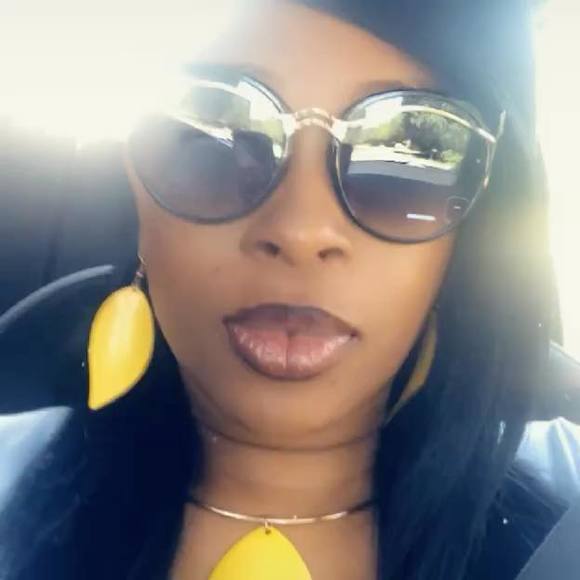 Profile Picture of Cassandra Graves (@mizzpinkie) on Poshmark