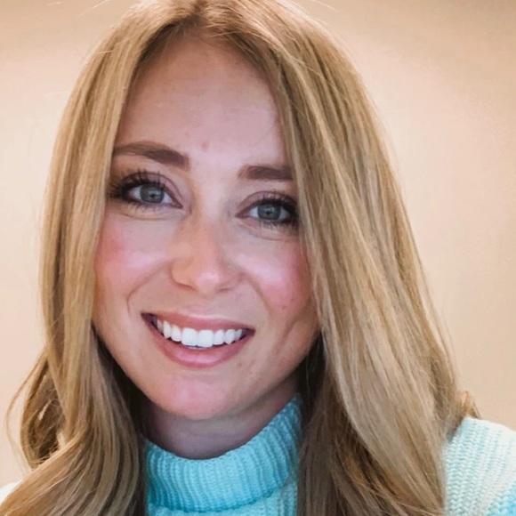Profile Picture of Abby Goade (@abbygoade) on Poshmark