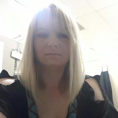 Profile Picture of Lisa Kitchens (@7777Lisa7777) on Twitter