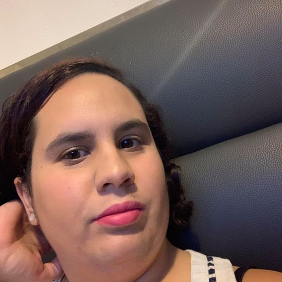 Profile Picture of Lisa Pointer (@lilpumpkin2k1) on Poshmark