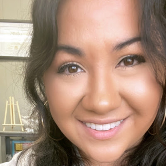 Profile Picture of Natasha Quintero (@natashaquintero) on Poshmark