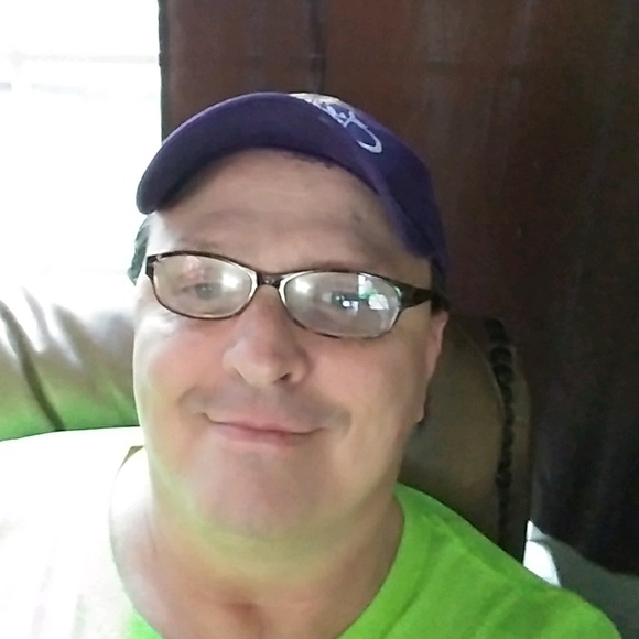Profile Picture of James Bray (@jamzbra11) on Poshmark