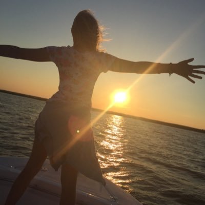 Profile Picture of April Devito (@AprilDevito2) on Twitter