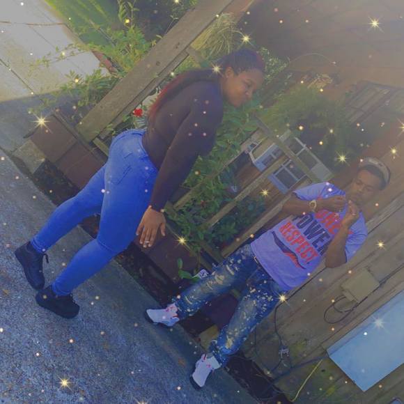 Profile Picture of Crystal George (@crystalgeorg461) on Poshmark