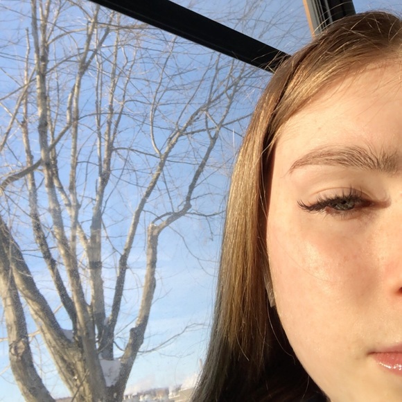 Profile Picture of Ashley Nadeau (@ashleynadeau_) on Poshmark