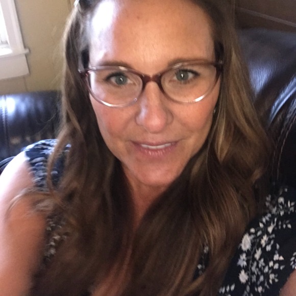 Profile Picture of Cym Lambert (@cymlambert2019) on Poshmark
