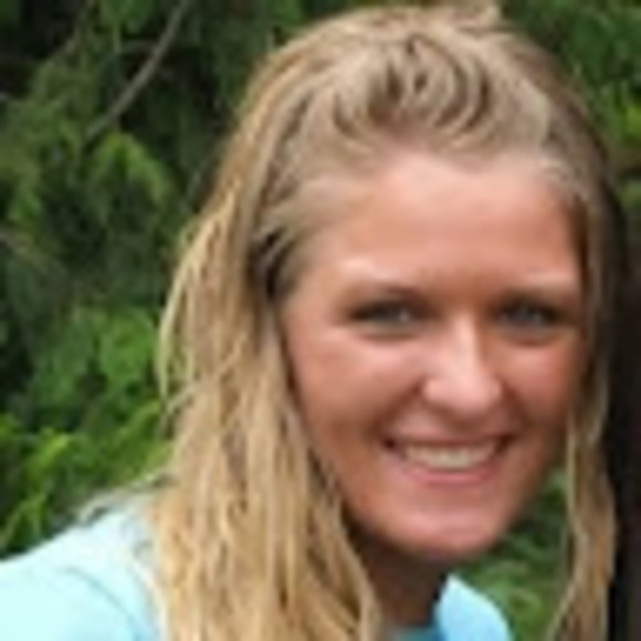 Profile Picture of Alexa Nottingham (@arnottingham13) on Poshmark