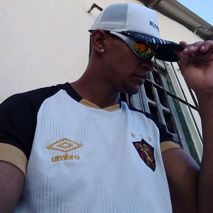 Profile Picture of Erik Elton (@ericlaudio3) on Tiktok