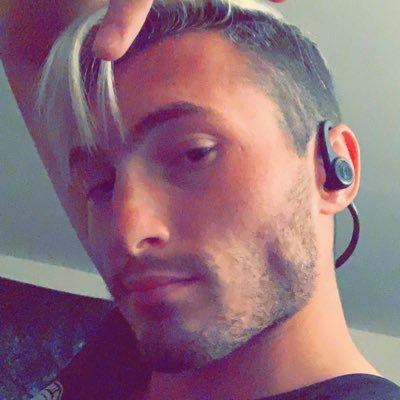Profile Picture of Dænerys STAN ಥ_ಥ (@FlashAndBlood) on Twitter
