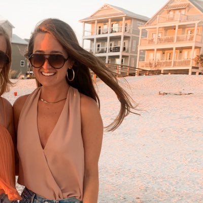 Profile Picture of Caroline Manning (@carolineeliz9) on Twitter