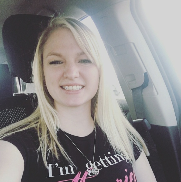 Profile Picture of Abigail Tevis (@tevis13) on Poshmark