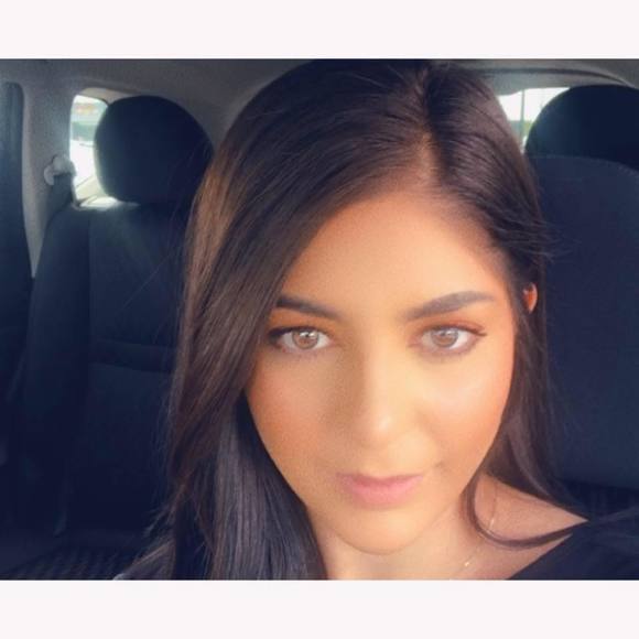 Profile Picture of Samira Karimi (@samirakarimi) on Poshmark