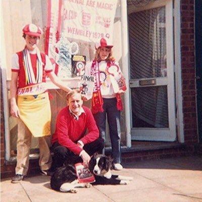 Profile Picture of Lorraine Knowles (@goonerlorraine1) on Twitter