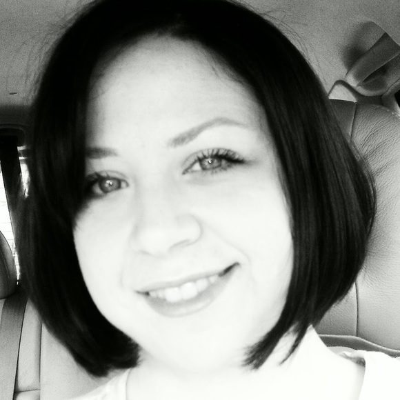 Profile Picture of Tonya Jolly (@jollytonya) on Poshmark