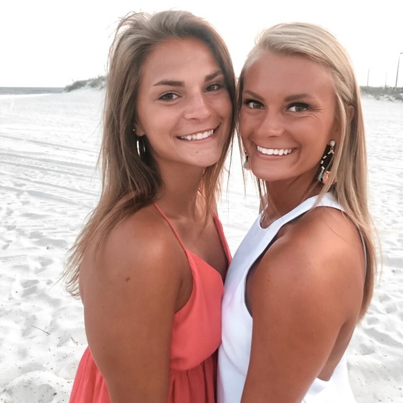 Profile Picture of Elyssa Cappaert (@ecappaert) on Poshmark