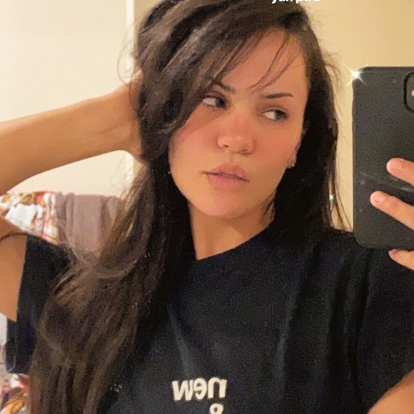 Profile Picture of Kelli Laughlin (@kelli_laughlin) on Poshmark