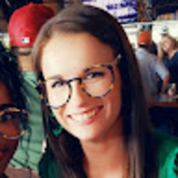 Profile Picture of Mallory Gaeth (@mgaeth) on Poshmark