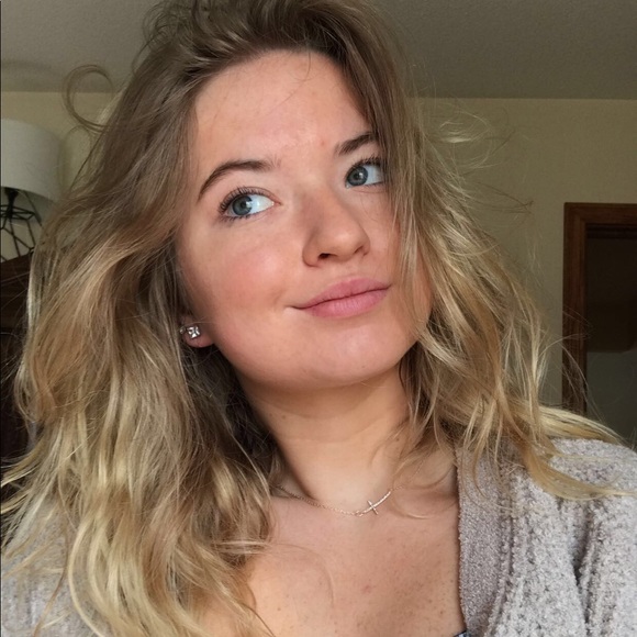 Profile Picture of Sidney Stevenson (@sidney099) on Poshmark