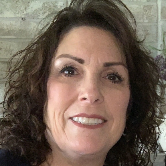 Profile Picture of Stacy Lonardo (@tennisplayer26) on Poshmark