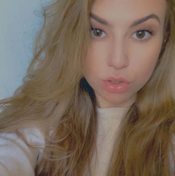 Profile Picture of Tati Mazzulla (@tatimazzulla) on Poshmark