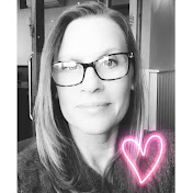 Profile Picture of Sonia Lowe (@pixielowe) on Youtube