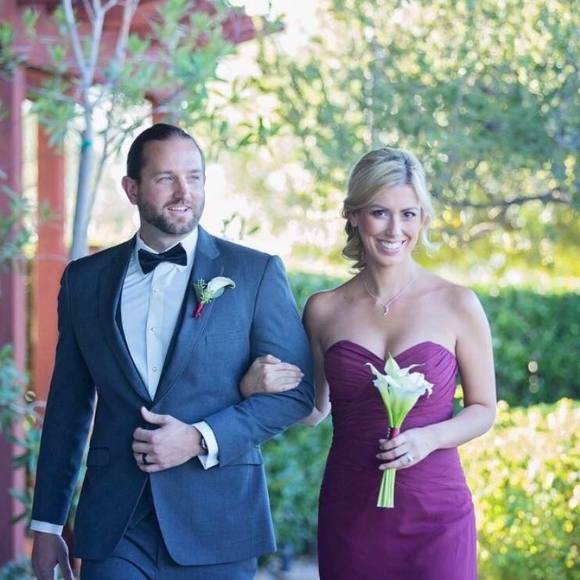 Profile Picture of Lauren Sveen (@lsveen) on Poshmark