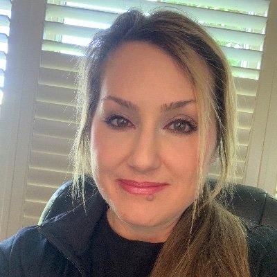 Profile Picture of Nichole Matthews (@nikkij157) on Twitter