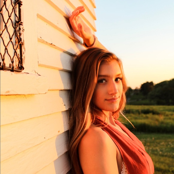 Profile Picture of Erin Kerns (@kernserin) on Poshmark