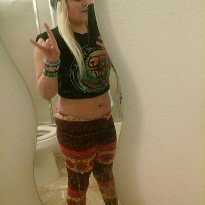 Profile Picture of Zelda Moore (@Ofmugglesandmen) on Twitter