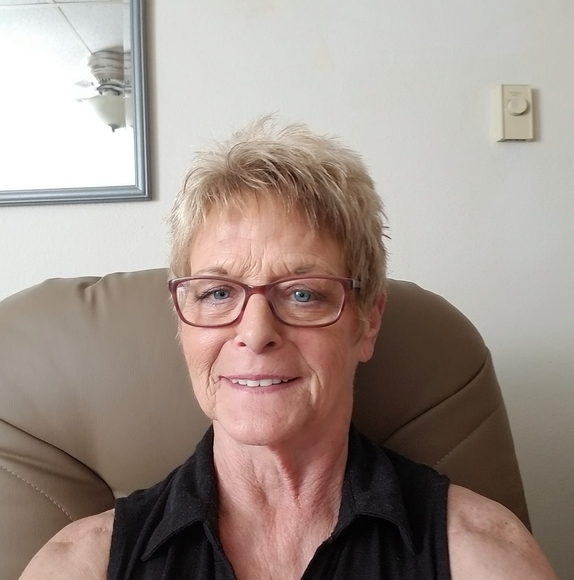 Profile Picture of Barbara Hull carlton (@barbara400) on Poshmark