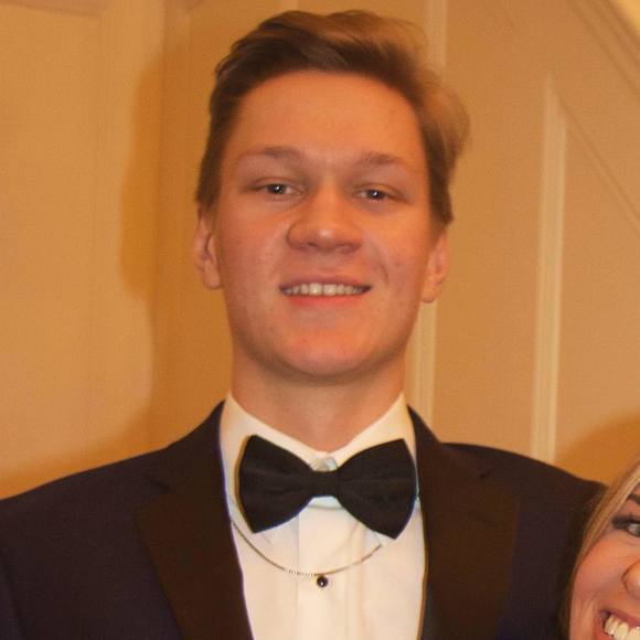 Artiom Tarabarin - Poshmark Profile Picture of Artiom Tarabarin (@moitra) on Poshmark