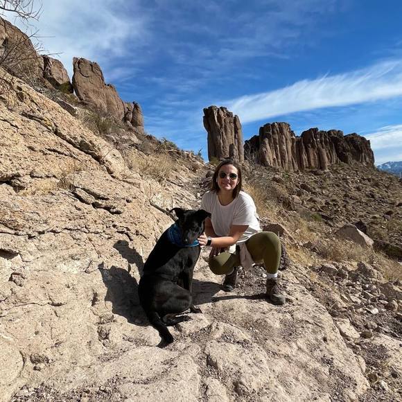 Profile Picture of Elizabeth Mosakowski (@ekmoskowski0919) on Poshmark