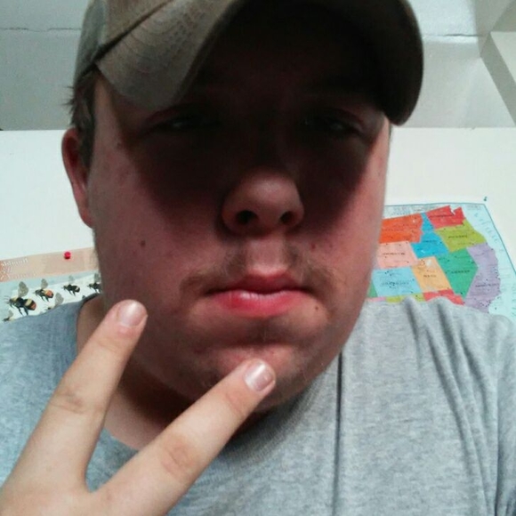 Profile Picture of John Greer (@johng201717) on Poshmark