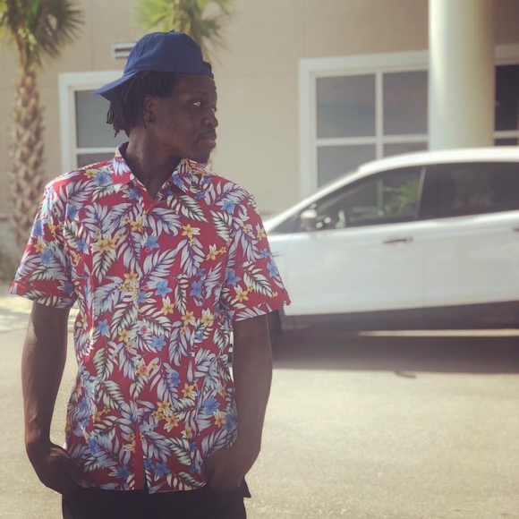 Jakele Snow - Poshmark Profile Picture of Jakele Snow (@jsnow21) on Poshmark