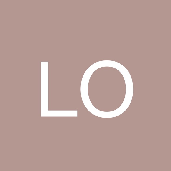 Profile Picture of Lisa Osthoff (@lisa_osthoff) on Poshmark