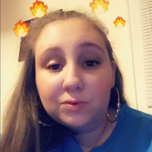 Profile Picture of Jillian Harper (@jillh10) on Poshmark